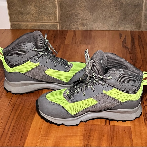 The North Face kids waterproof boots, size 3. - Picture 9 of 9